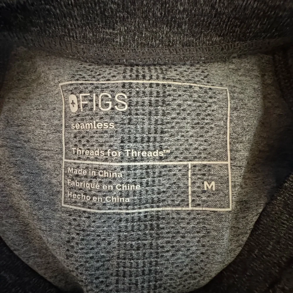 Figs Women’s Salta Seamless Long sleeve Under scrub in Graphite - Picture 5 of 10
